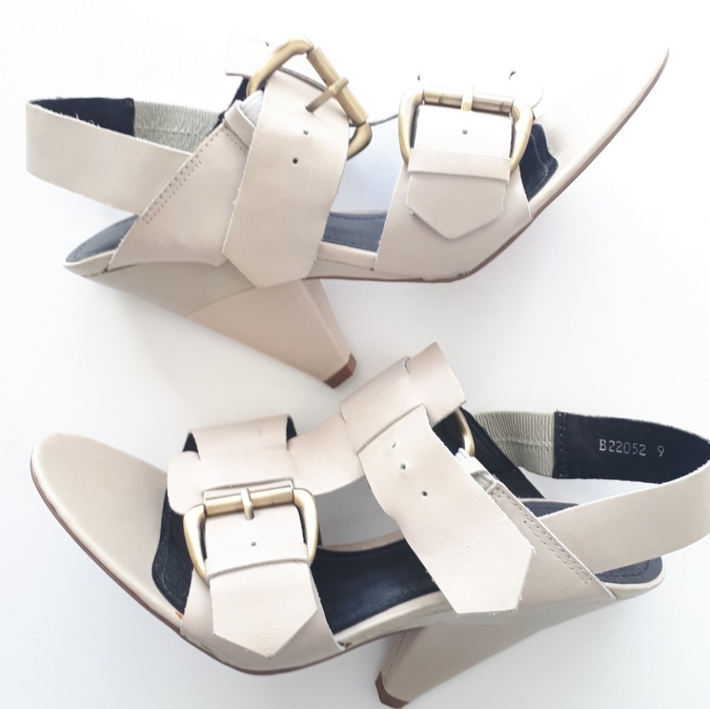 Leather Triangular Heel Sandals with Buckles
